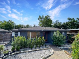 6811 Saint Augustine Street, Houston, TX 77021