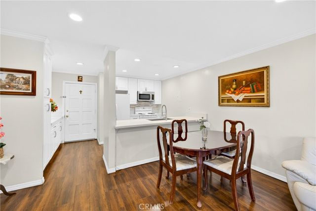 2521 W Sunflower D 3, Santa Ana, CA 92704
