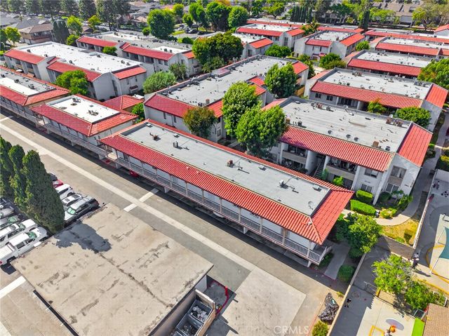 2521 W Sunflower D 3, Santa Ana, CA 92704