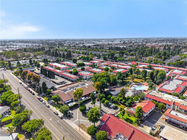 2521 W Sunflower D 3, Santa Ana, CA 92704