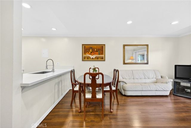 2521 W Sunflower D 3, Santa Ana, CA 92704