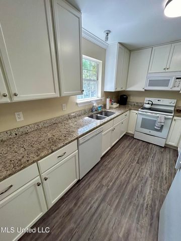 583 Henderson Avenue, Pass Christian, MS 39571