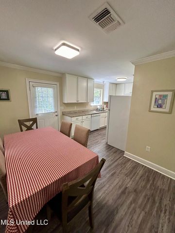 583 Henderson Avenue, Pass Christian, MS 39571