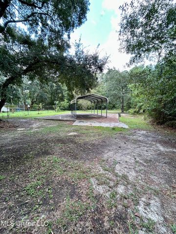 583 Henderson Avenue, Pass Christian, MS 39571