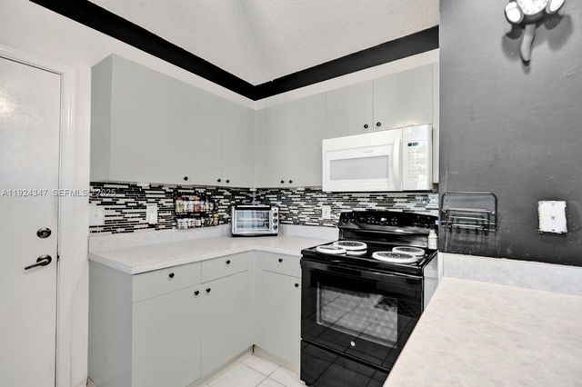 10529 NW 57th Court, Coral Springs, FL 33076