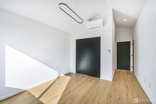 902 N 107th Street, Seattle, WA 98133