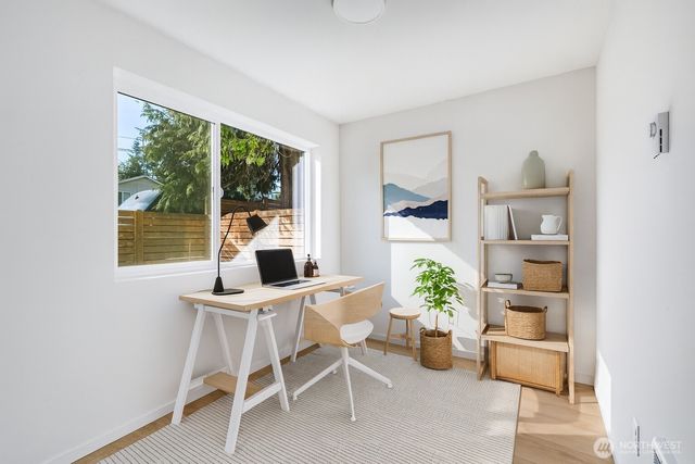 902 N 107th Street, Seattle, WA 98133