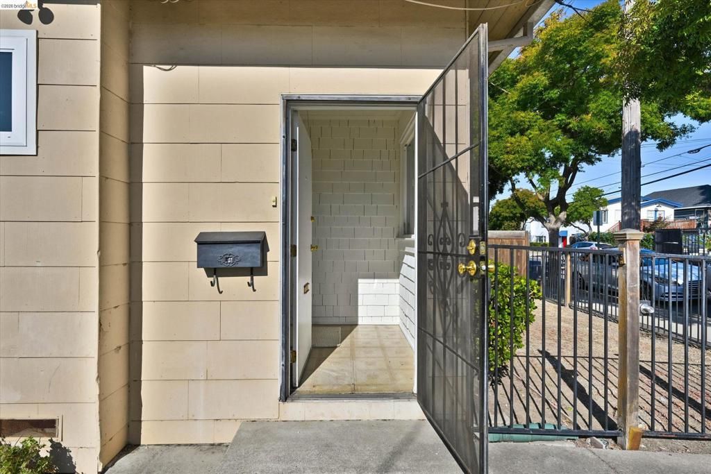 Image 6 of property listing at 1285 55Th St, Emeryville, CA 94608
