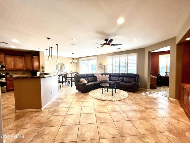 6431 W SANDPIPER Way, Florence, AZ 85132