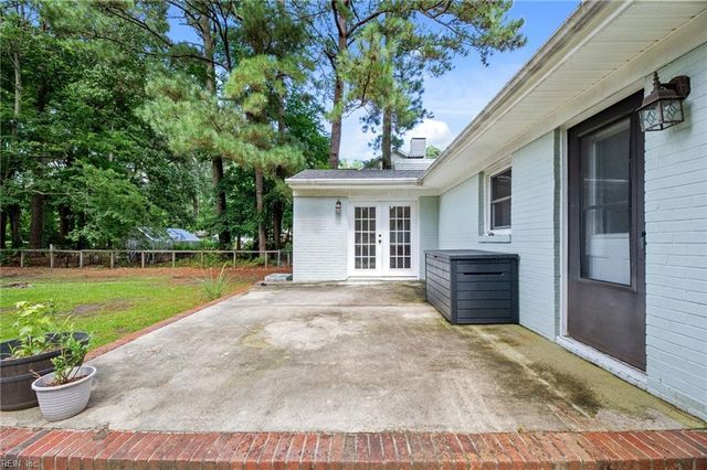 112 Lambs Creek DR, Yorktown, VA 23693