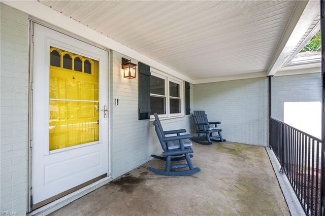 112 Lambs Creek DR, Yorktown, VA 23693