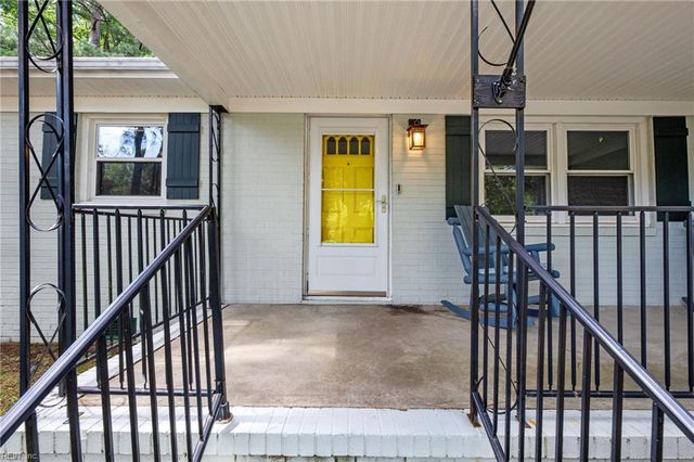 112 Lambs Creek DR, Yorktown, VA 23693