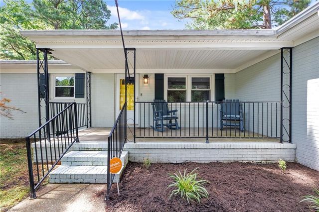 112 Lambs Creek DR, Yorktown, VA 23693