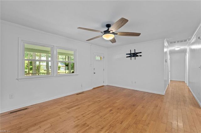 112 Lambs Creek DR, Yorktown, VA 23693