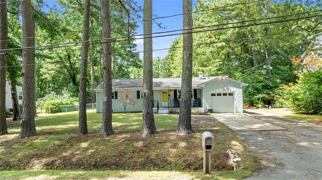 112 Lambs Creek DR, Yorktown, VA 23693