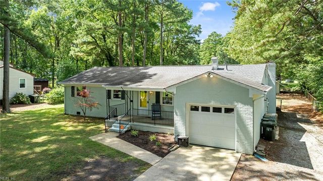 112 Lambs Creek DR, Yorktown, VA 23693