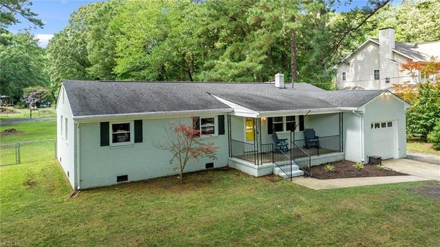 112 Lambs Creek DR, Yorktown, VA 23693