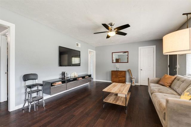 1519 Carlisle Court, Oklahoma City, OK 73120