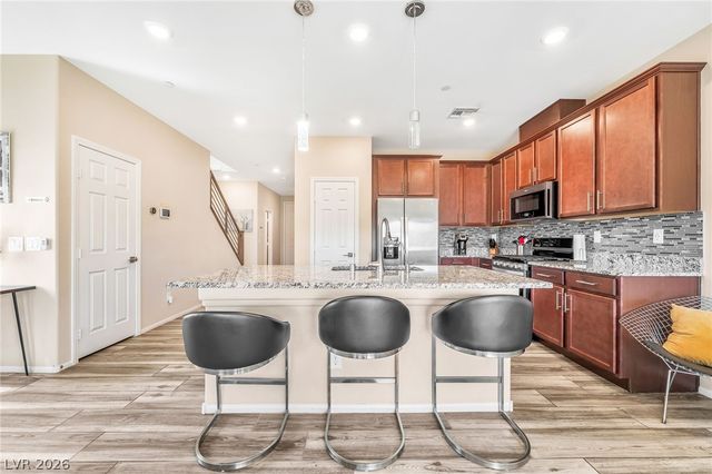 5692 Calm Season Street, Las Vegas, NV 89118
