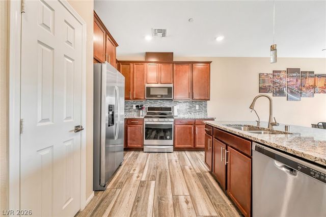 5692 Calm Season Street, Las Vegas, NV 89118