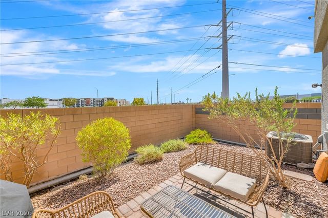 5692 Calm Season Street, Las Vegas, NV 89118