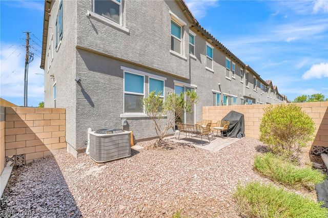 5692 Calm Season Street, Las Vegas, NV 89118