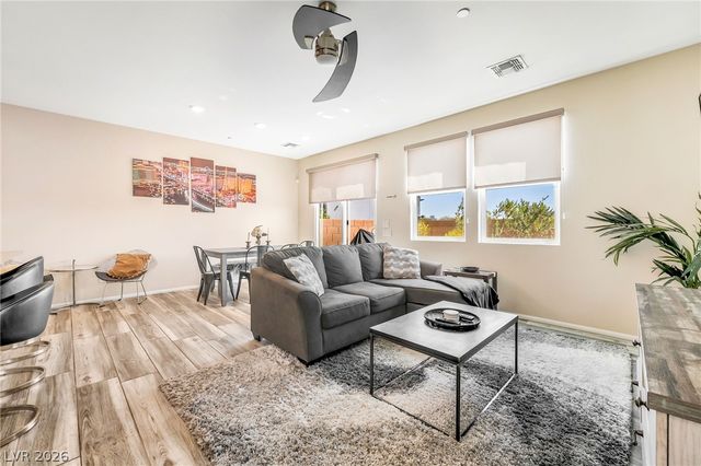 5692 Calm Season Street, Las Vegas, NV 89118