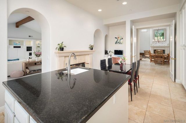 7992 Paseo Esmerado, Carlsbad, CA 92009