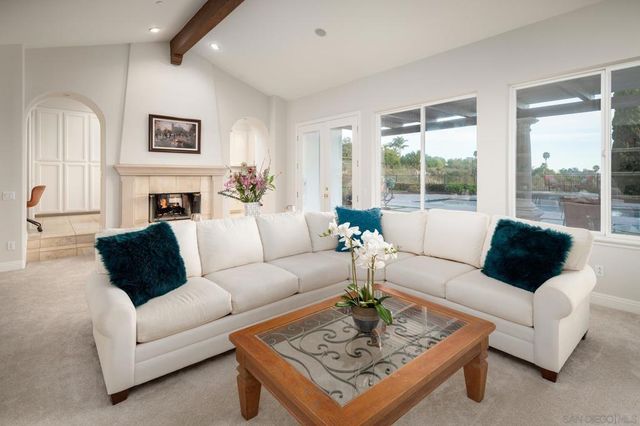 7992 Paseo Esmerado, Carlsbad, CA 92009