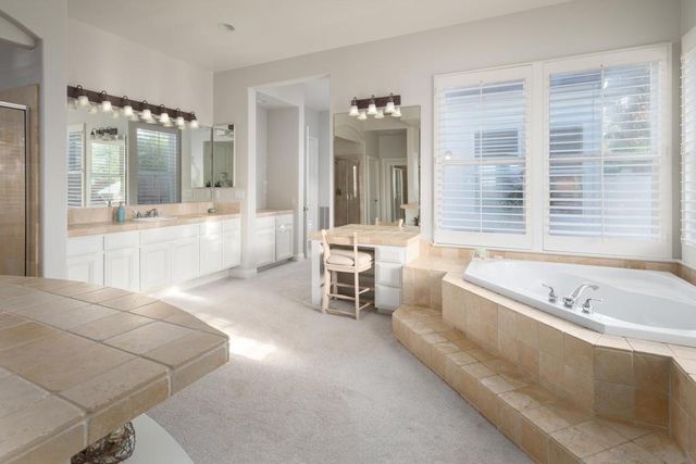 7992 Paseo Esmerado, Carlsbad, CA 92009