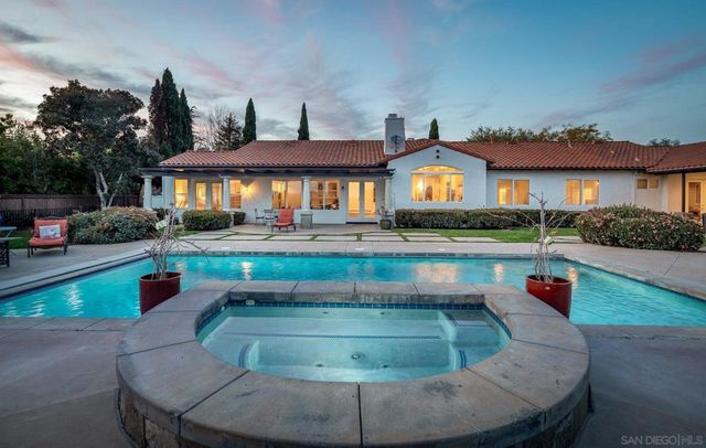7992 Paseo Esmerado, Carlsbad, CA 92009
