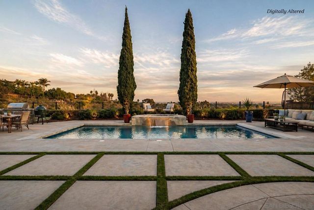 7992 Paseo Esmerado, Carlsbad, CA 92009