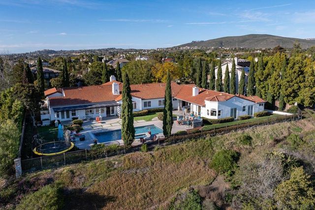 7992 Paseo Esmerado, Carlsbad, CA 92009