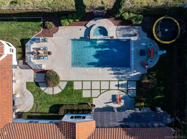 7992 Paseo Esmerado, Carlsbad, CA 92009