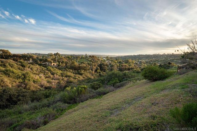 7992 Paseo Esmerado, Carlsbad, CA 92009