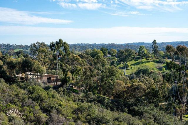 7992 Paseo Esmerado, Carlsbad, CA 92009