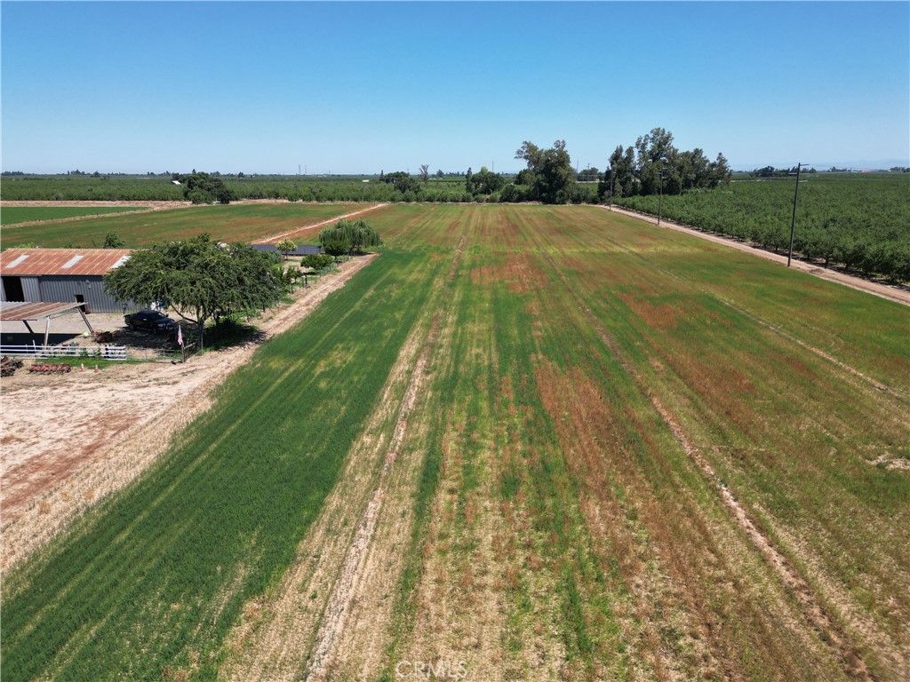 Image 2 of property listing at 8576 Olive, Winton, CA 95388
