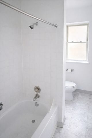 6901 S Crandon Avenue 2, Chicago, IL 60649