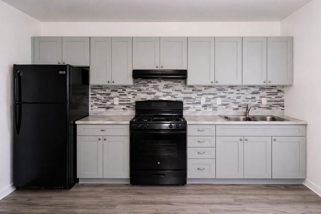 6901 S Crandon Avenue 2, Chicago, IL 60649