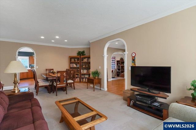 1775 Snowbird Dr NW, Salem, OR 97304