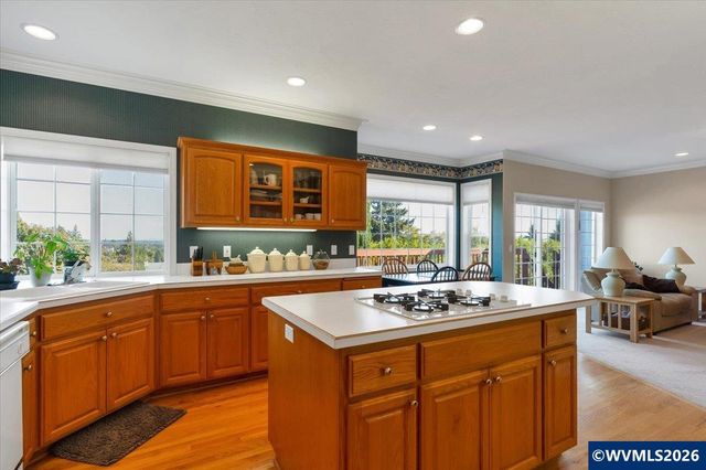 1775 Snowbird Dr NW, Salem, OR 97304