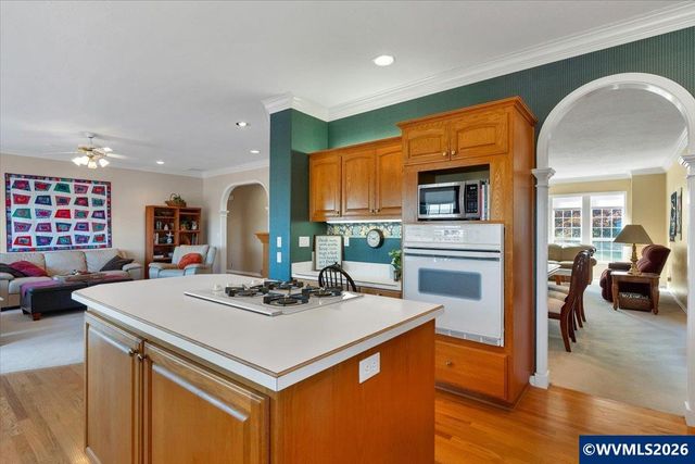 1775 Snowbird Dr NW, Salem, OR 97304