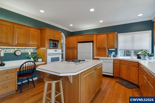 1775 Snowbird Dr NW, Salem, OR 97304