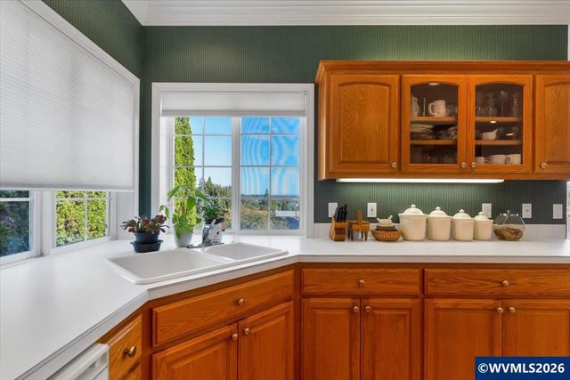 1775 Snowbird Dr NW, Salem, OR 97304
