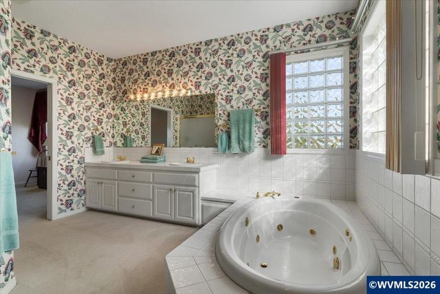 1775 Snowbird Dr NW, Salem, OR 97304