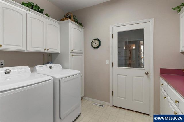 1775 Snowbird Dr NW, Salem, OR 97304