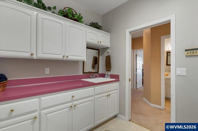 1775 Snowbird Dr NW, Salem, OR 97304