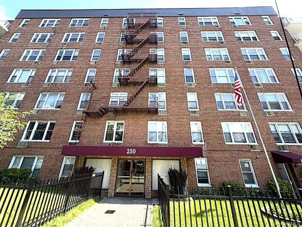 250 N Broadway PHD, Yonkers, NY 10701 — photo 2