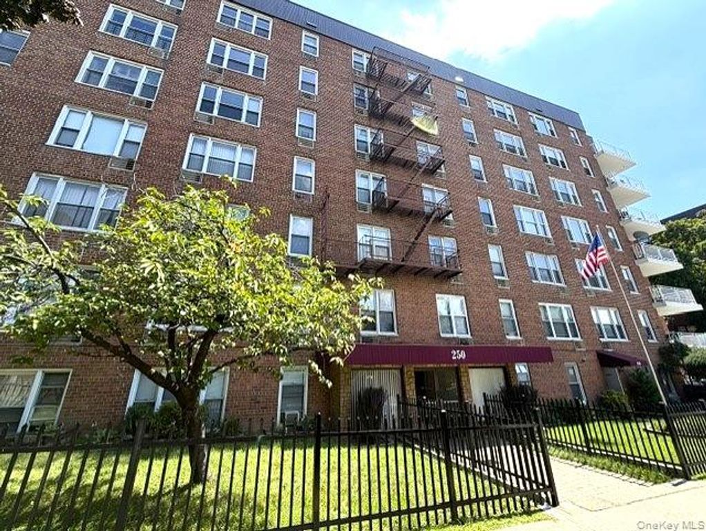 250 N Broadway PHD, Yonkers, NY 10701 — photo 3