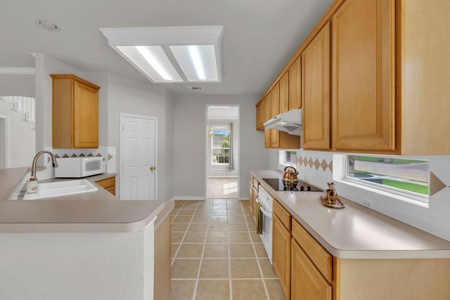 221 Woodlake Drive, Murphy, TX 75094